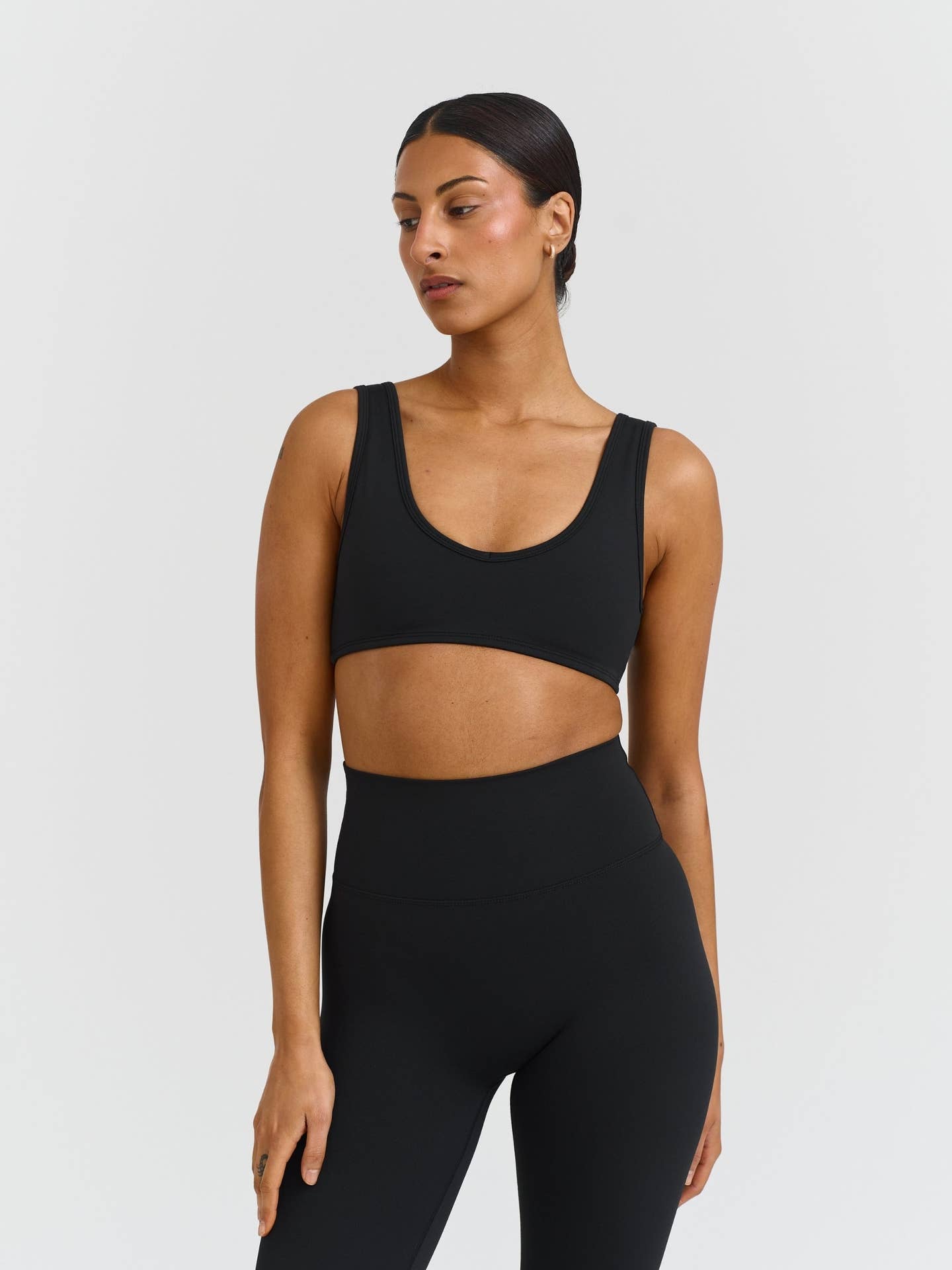 Softsculpt Deep V-Neck Bra - Black Sisterly Tribe