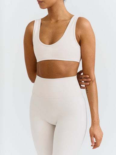 Softsculpt Deep V-Neck Bra - Marshmallow Sisterly Tribe