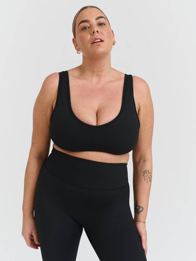 Softsculpt Deep V-Neck Bra - Black Sisterly Tribe